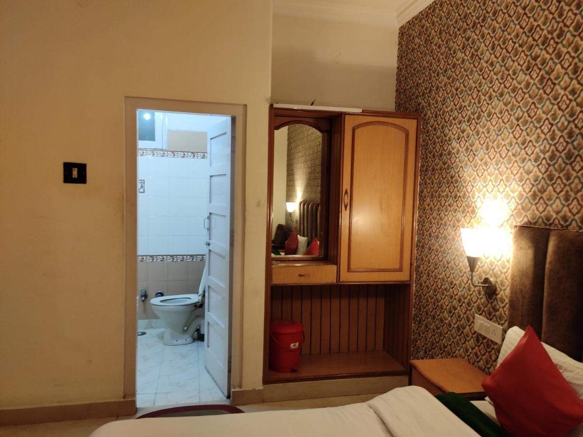 Hotel Royal Чамба Екстериор снимка