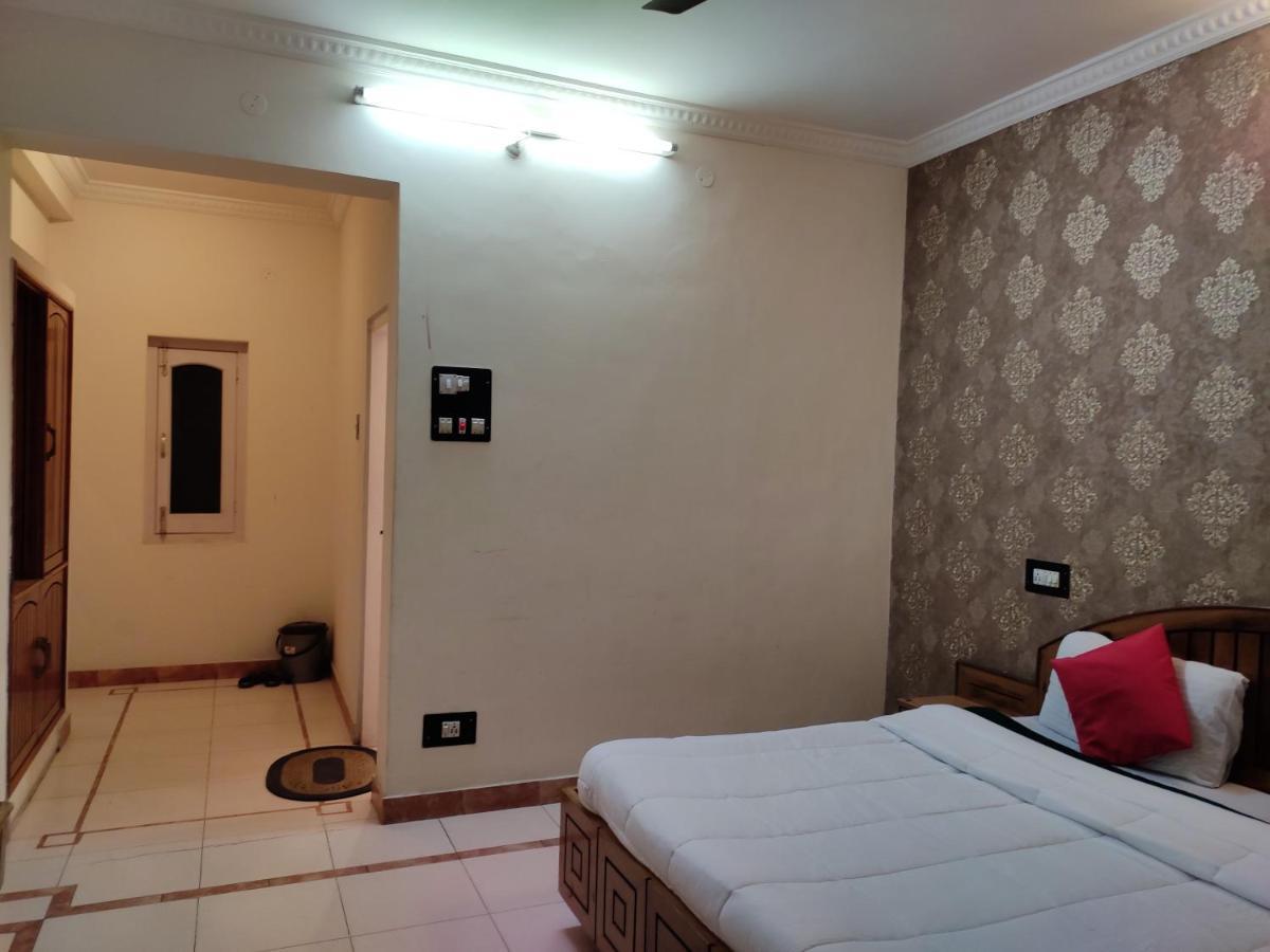 Hotel Royal Чамба Екстериор снимка