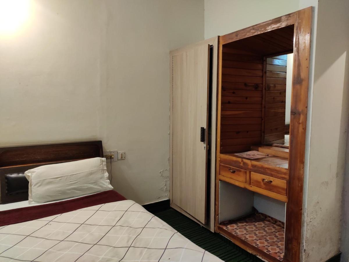 Hotel Royal Чамба Екстериор снимка